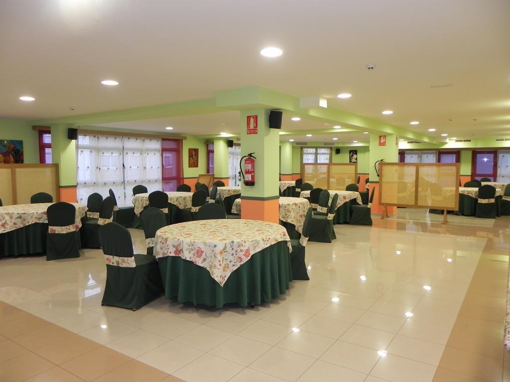 Hotel Restaurante Pizzeria Abc Laracha 외부 사진