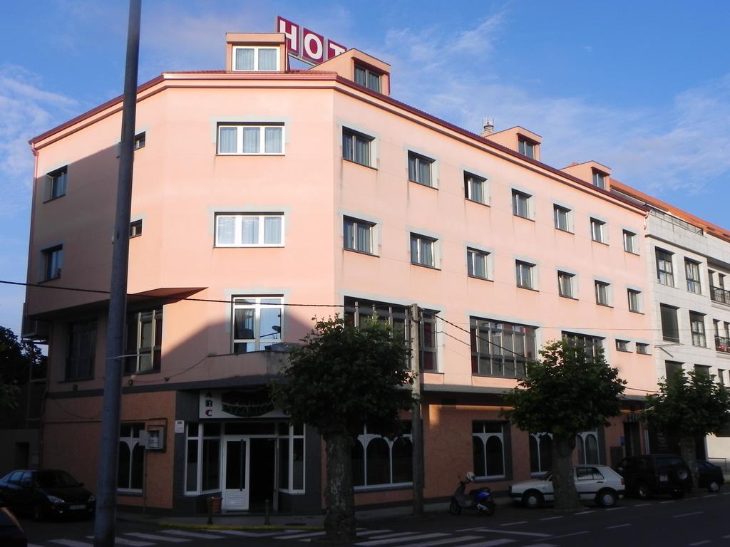 Hotel Restaurante Pizzeria Abc Laracha 외부 사진